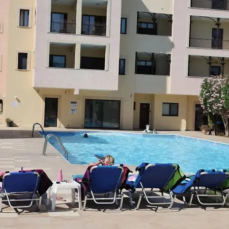 Queens Gardens Paradise Vip, Pool, Mall, Sea Paphos