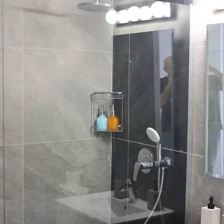 Appartement Queens Gardens Paradise Vip, Pool, Mall, Sea