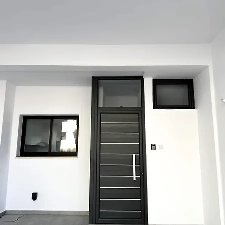 Queens Gardens Paradise Vip, Pool, Mall, Sea Appartement *