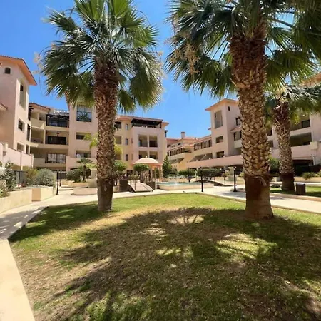 Appartement Queens Gardens Paradise Vip, Pool, Mall, Sea *