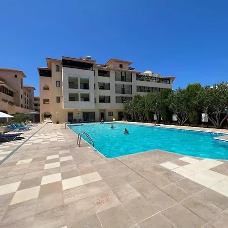 Apartment Queens Gardens Paradise Vip, Pool, Mall, Sea Paphos