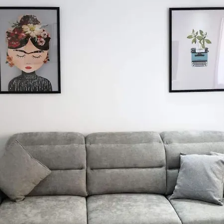 Queens Gardens Paradise Vip, Pool, Mall, Sea Paphos