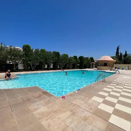 Queens Gardens Paradise Vip, Pool, Mall, Sea Apartment *