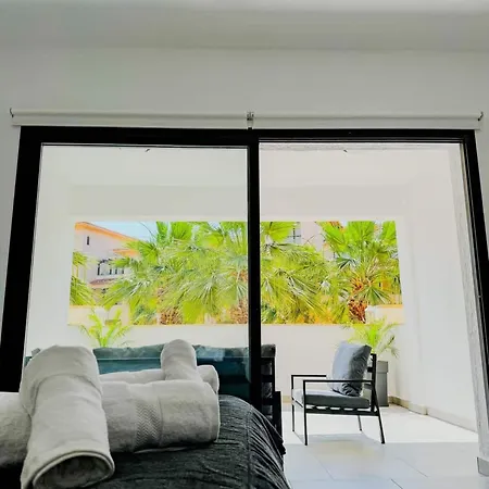 Queens Gardens Paradise Vip, Pool, Mall, Sea Apartman Paphos