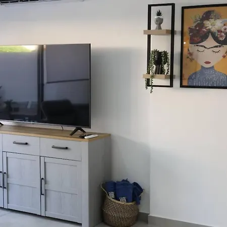 Lejlighed Queens Gardens Paradise Vip, Pool, Mall, Sea