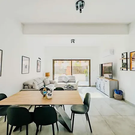 Apartman Queens Gardens Paradise Vip, Pool, Mall, Sea Paphos