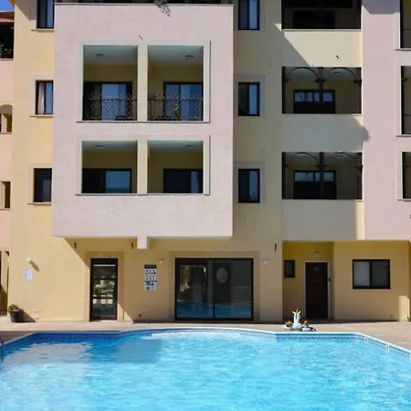 Queens Gardens Paradise Vip, Pool, Mall, Sea *