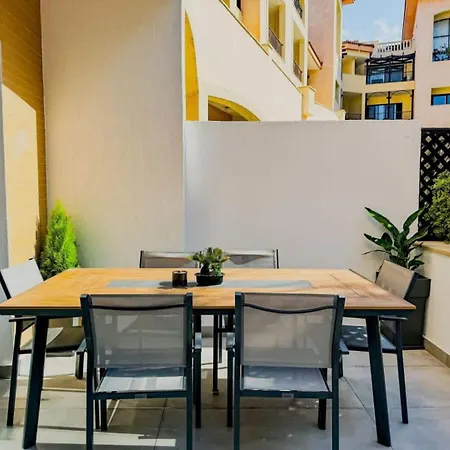 Apartment Queens Gardens Paradise Vip, Pool, Mall, Sea