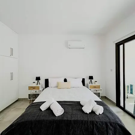 Apartman Queens Gardens Paradise Vip, Pool, Mall, Sea *