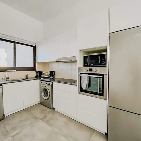 Queens Gardens Paradise Vip, Pool, Mall, Sea Paphos