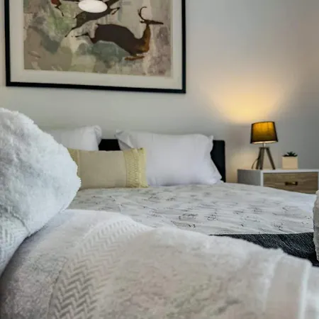 Queens Gardens Paradise Vip, Pool, Mall, Sea