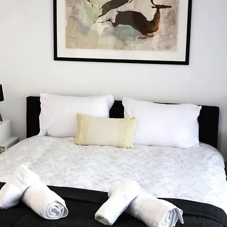 Queens Gardens Paradise Vip, Pool, Mall, Sea