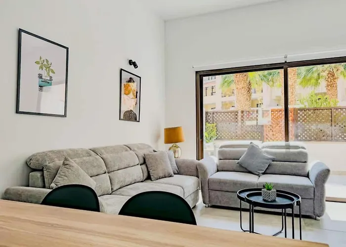 アパート Queens Gardens Paradise Vip, Pool, Mall, Sea