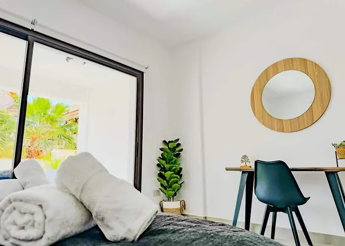 Queens Gardens Paradise Vip, Pool, Mall, Sea アパート パ フォス