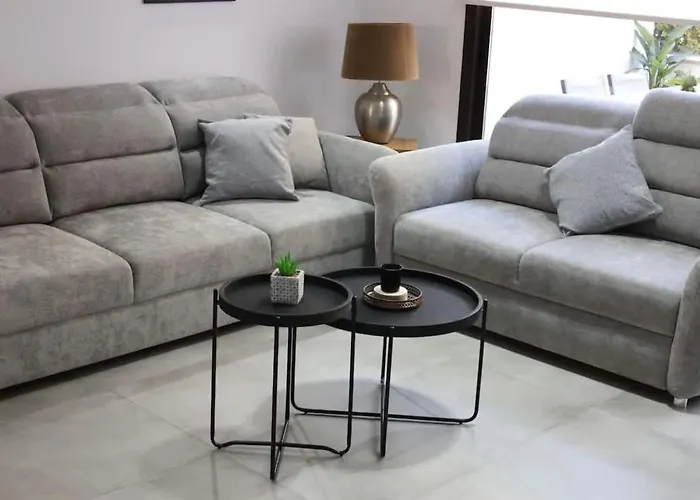 Queens Gardens Paradise Vip, Pool, Mall, Sea