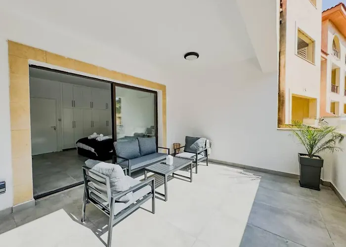 Queens Gardens Paradise Vip, Pool, Mall, Sea アパート *