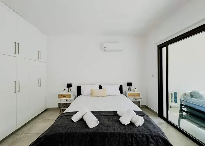 アパート Queens Gardens Paradise Vip, Pool, Mall, Sea *