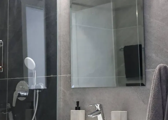 Queens Gardens Paradise Vip, Pool, Mall, Sea アパート *