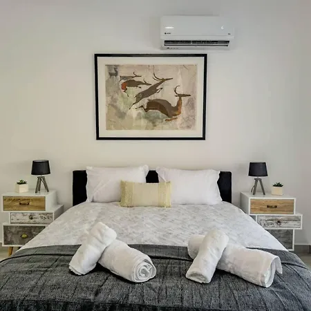 Queens Gardens Paradise Vip, Pool, Mall, Sea Пафос