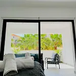Queens Gardens Paradise Vip, Pool, Mall, Sea Apartment Paphos