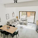 Apartment Queens Gardens Paradise Vip, Pool, Mall, Sea Paphos