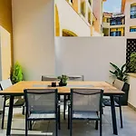 Apartment Queens Gardens Paradise Vip, Pool, Mall, Sea