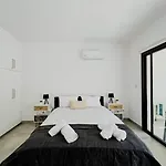 Apartment Queens Gardens Paradise Vip, Pool, Mall, Sea *
