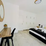 Apartment Queens Gardens Paradise Vip, Pool, Mall, Sea Paphos