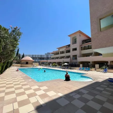 Queens Gardens Paradise Vip, Pool, Mall, Sea Apartmán Paphos