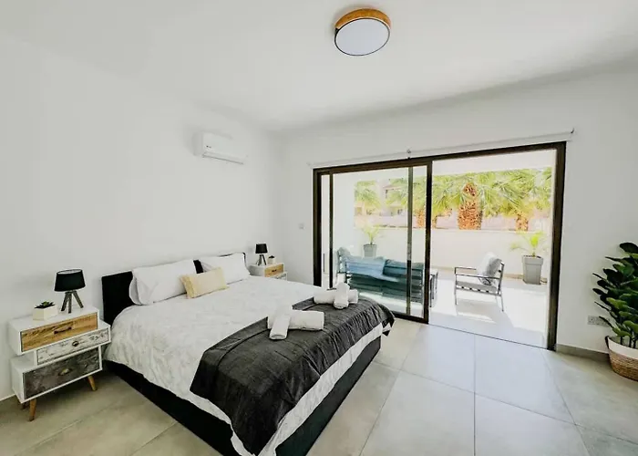 Queens Gardens Paradise Vip, Pool, Mall, Sea Apartmán *