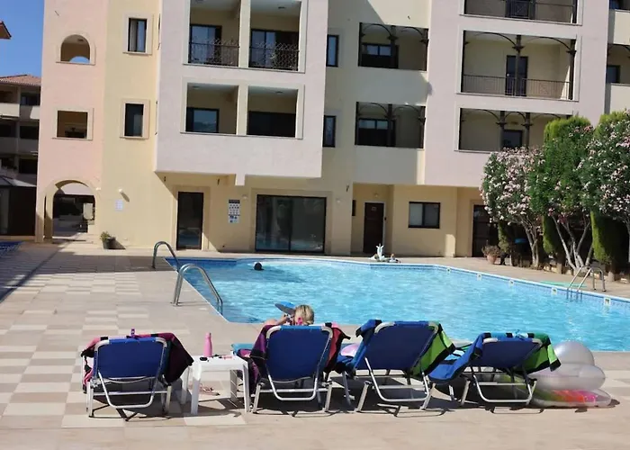 Queens Gardens Paradise Vip, Pool, Mall, Sea Paphos