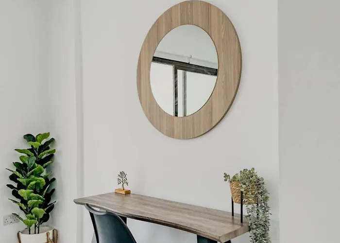 Queens Gardens Paradise Vip, Pool, Mall, Sea