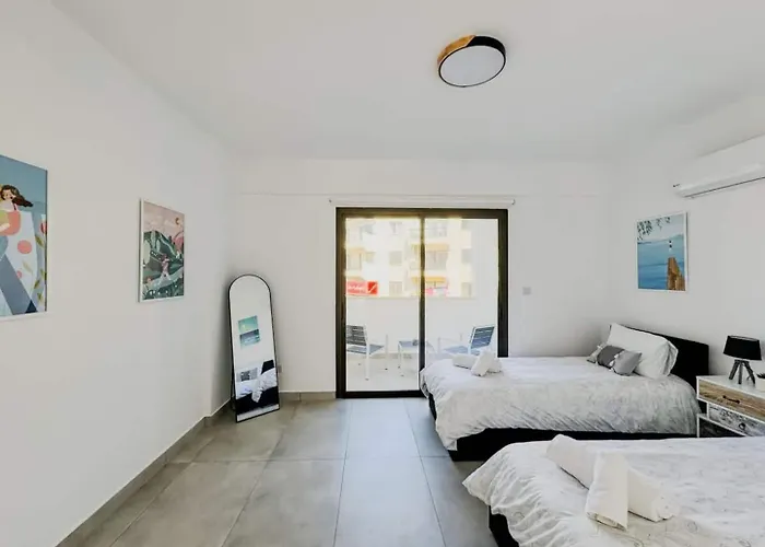 Queens Gardens Paradise Vip, Pool, Mall, Sea * Paphos