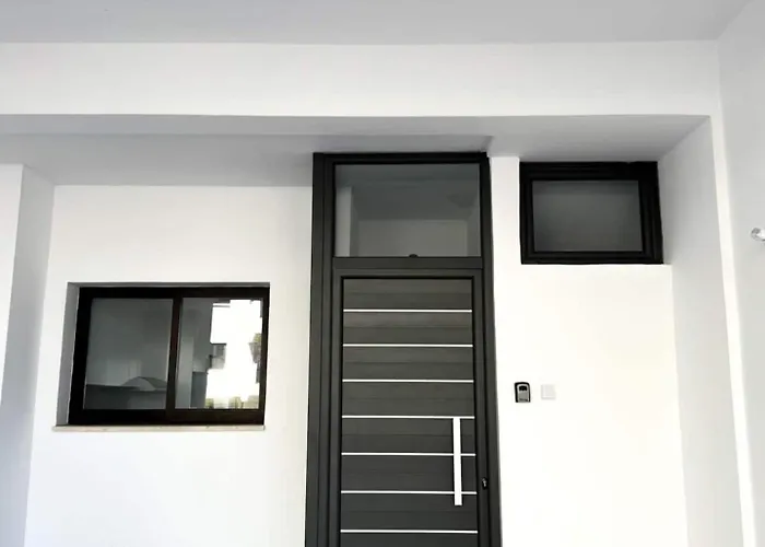 Queens Gardens Paradise Vip, Pool, Mall, Sea Apartmán *