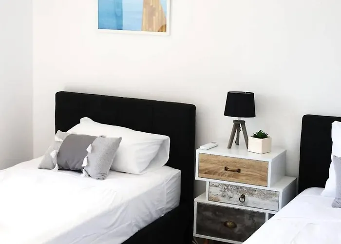 Queens Gardens Paradise Vip, Pool, Mall, Sea *